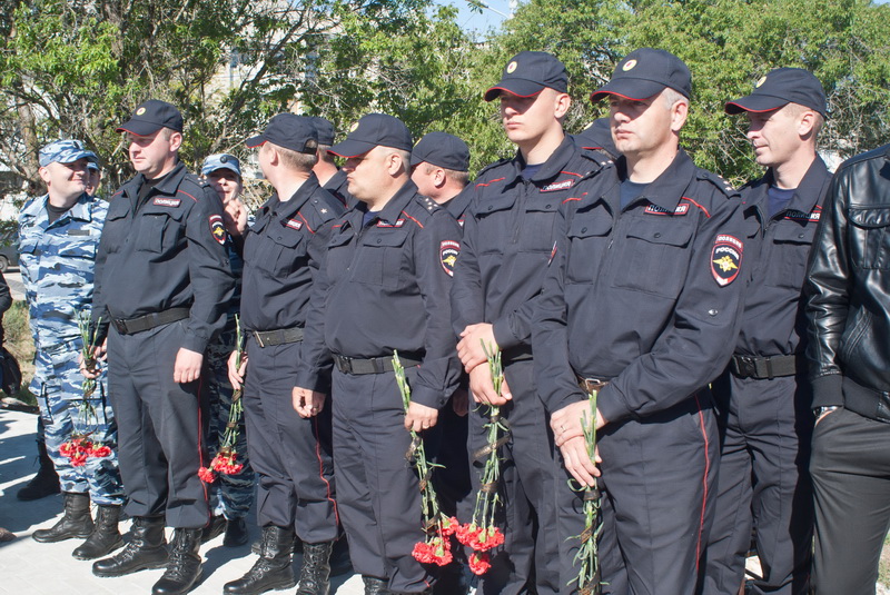 В Севастополе открыли памятник героям нашим дней