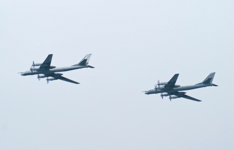 В Севастополе 9 мая отметили парадом морской и авиационной техники