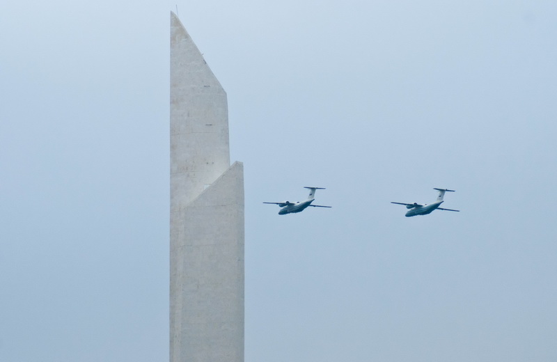 В Севастополе 9 мая отметили парадом морской и авиационной техники
