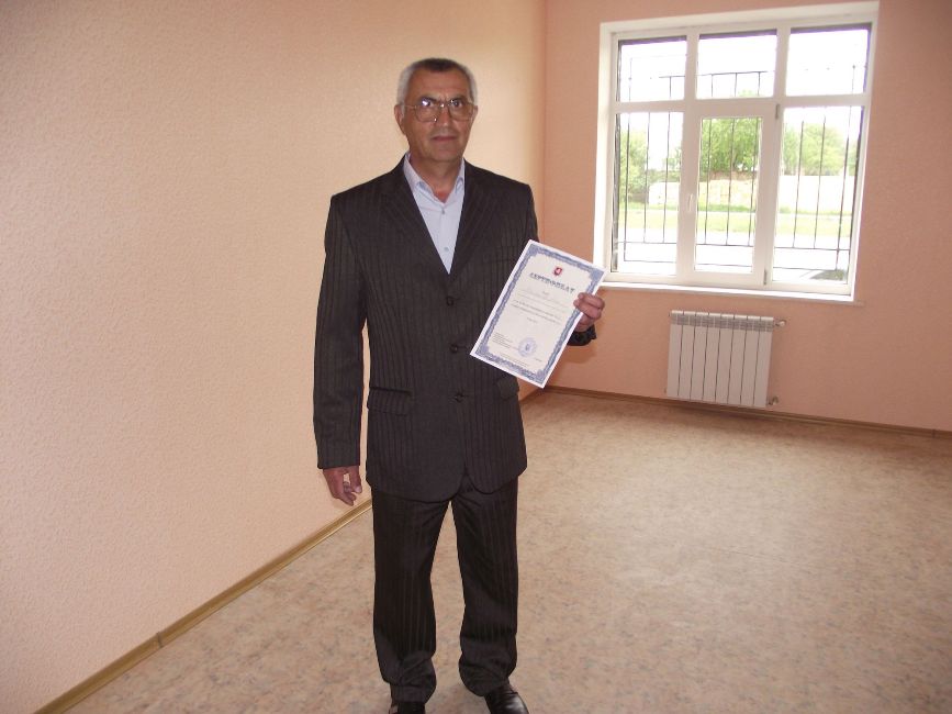 В Симферополе первые семьи получили квартиры по программе обустройства депортированных