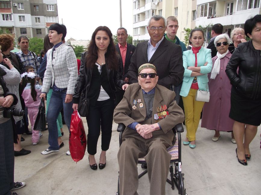 В Симферополе первые семьи получили квартиры по программе обустройства депортированных