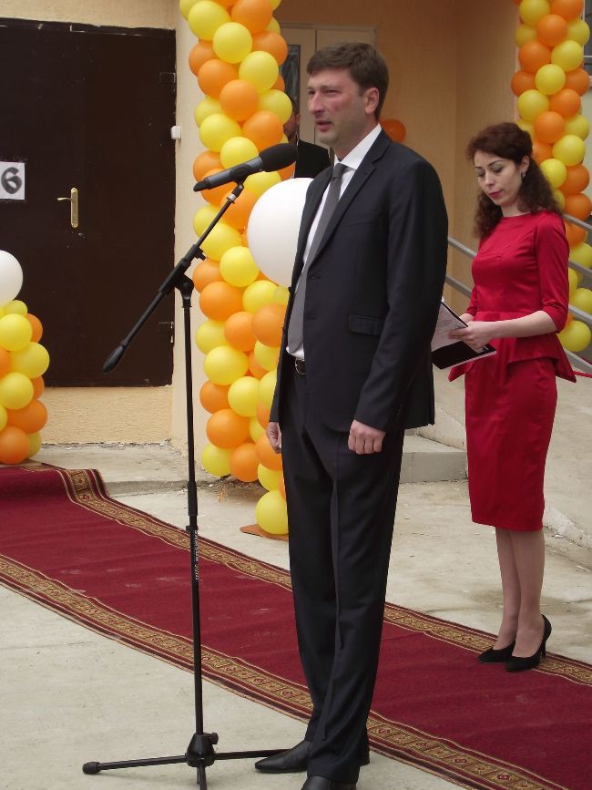 В Симферополе первые семьи получили квартиры по программе обустройства депортированных