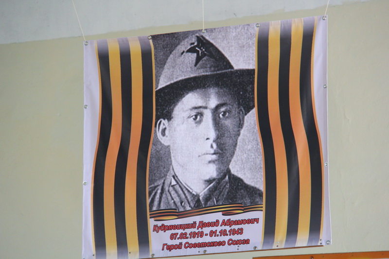 В Прибрежном проходит крымский молодежный чемпионат по вольной борьбе