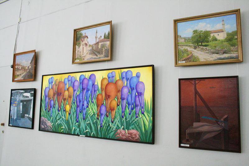 В Симферополе открылась выставка крымских художников о депортации