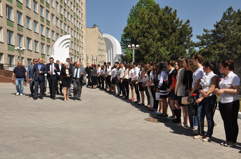 В Симферополе почтили память жертв депортации