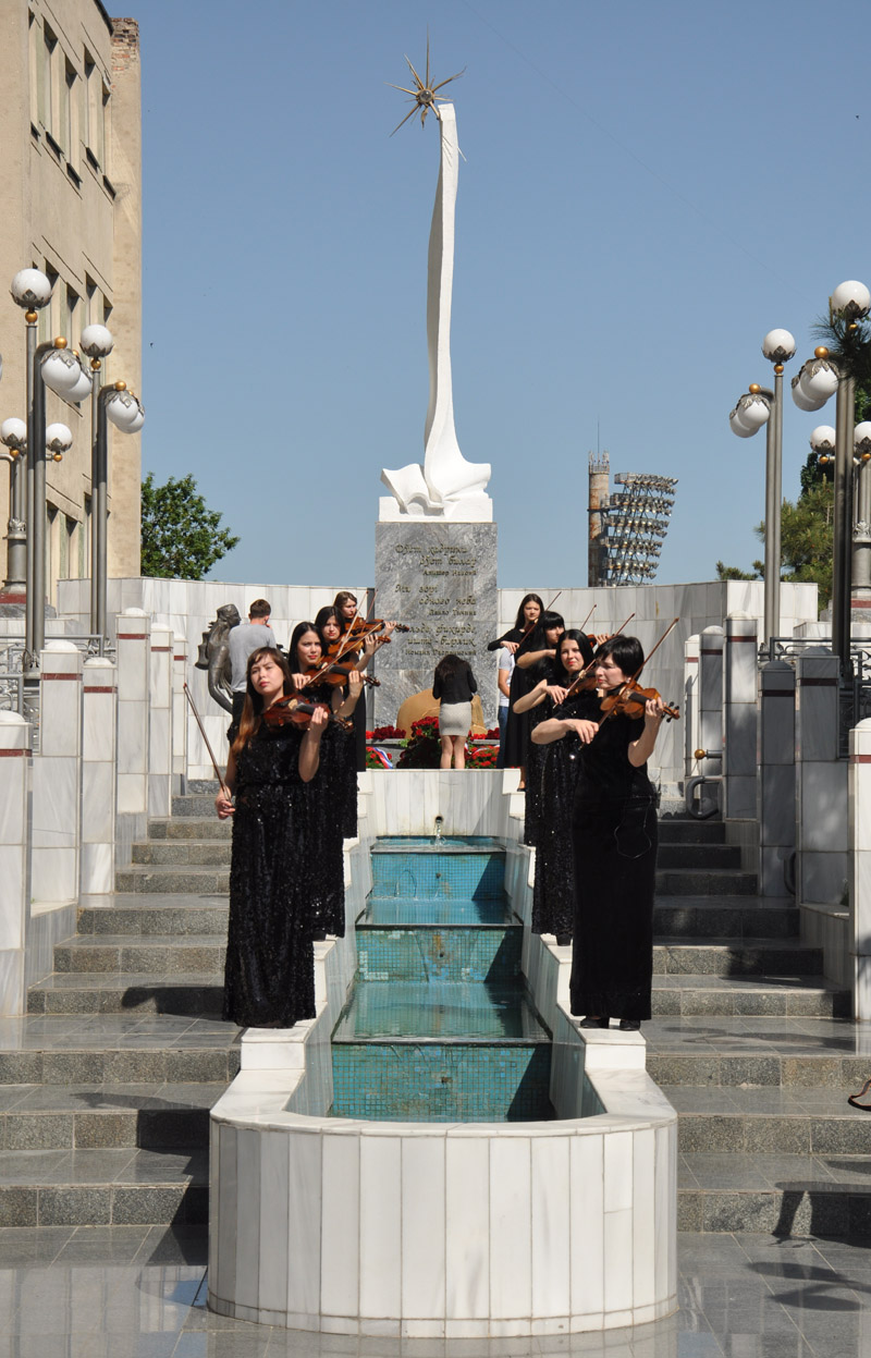 В Симферополе почтили память жертв депортации