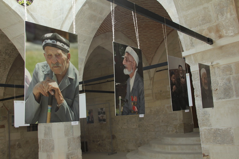 В Бахчисарае открылась фотовыставка ко Дню памяти жертв депортации