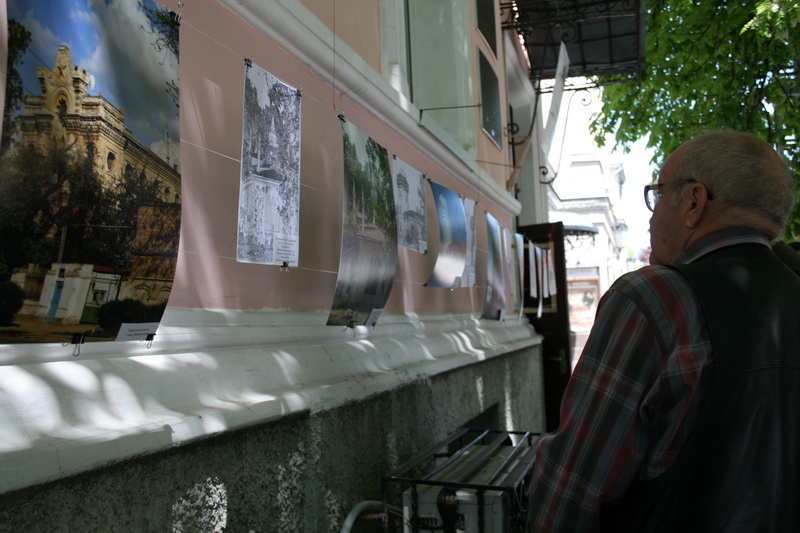 В Симферополе проходит уличная фотовыставка