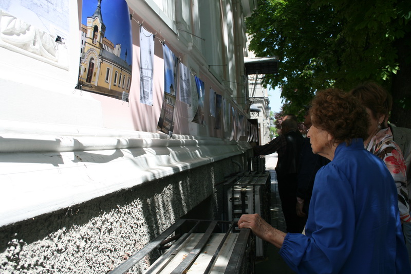 В Симферополе проходит уличная фотовыставка