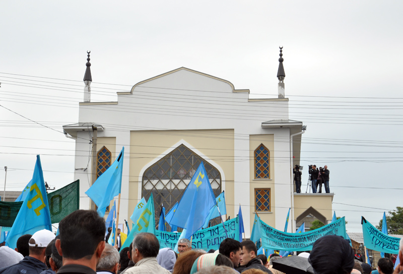 В Симферополе провели траурный митинг ко Дню памяти жертв депортированных