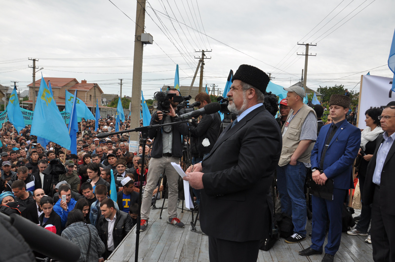 В Симферополе провели траурный митинг ко Дню памяти жертв депортированных