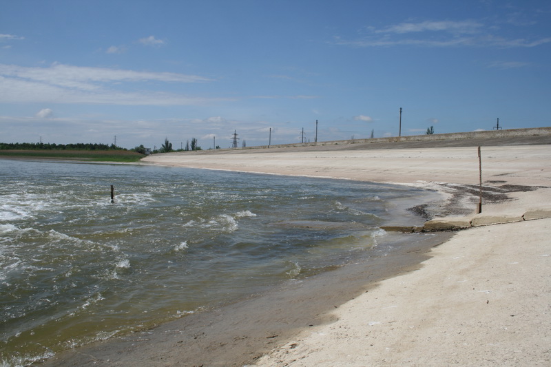 В Феодосийское водохранилище начали закачивать воду