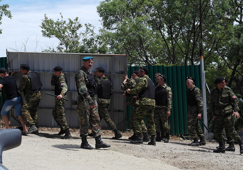 В Алупке открыли доступ к пляжу