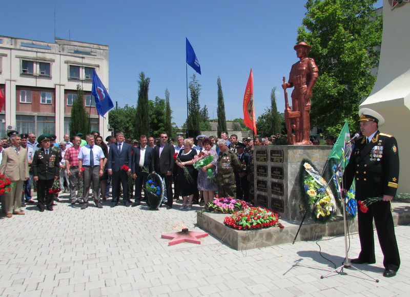 В Бахчисарае открыли памятник пограничникам, погибшим в Афганистане