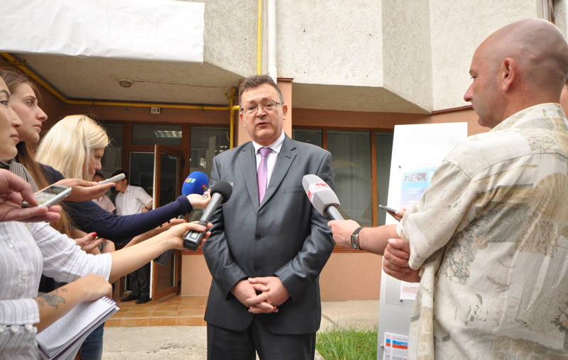 В Симферополе выдали первые полисы обязательного медицинского страхования