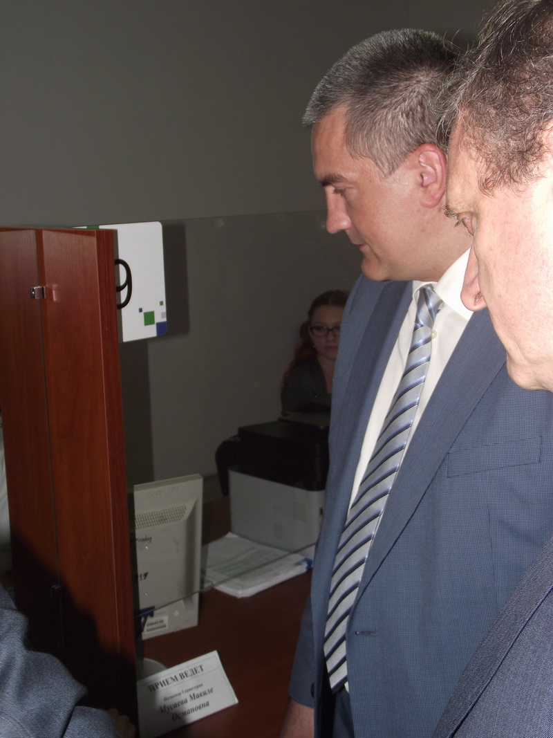 В Крыму открылся первый орган регистрации прав на землю и недвижимость