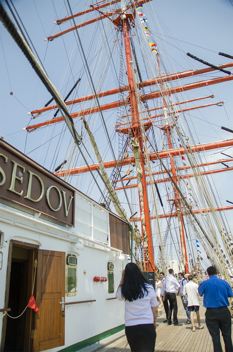 В Севастополе стоит легендарный барк «Седов»