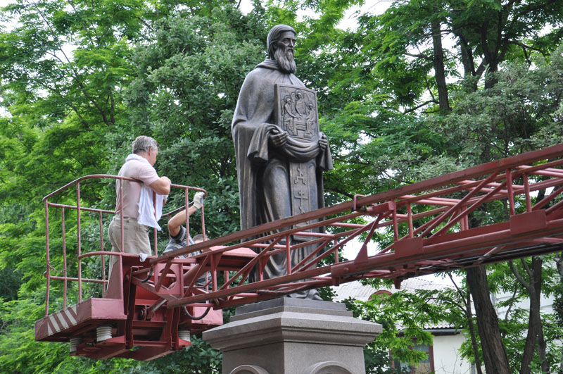 В Симферополе заканчивают подготовку памятника Сергию Радонежскому
