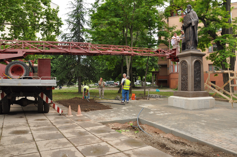 В Симферополе заканчивают подготовку памятника Сергию Радонежскому