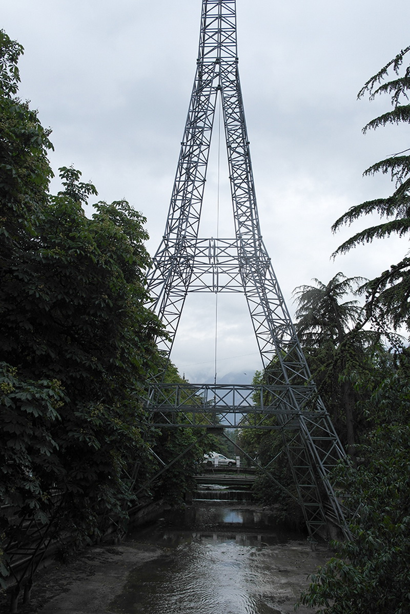 В Ялте снесут аттракцион, установленный в русле реки