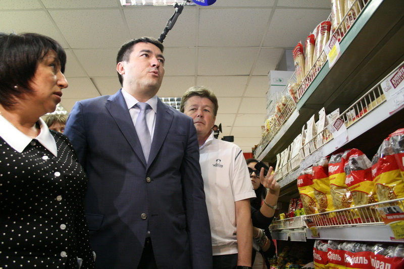 Все торговые сети Крыма перешли на рубли