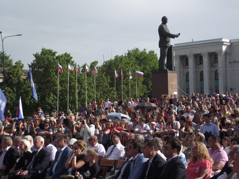 В Симферополе выступили вокальные и танцевальные коллективы