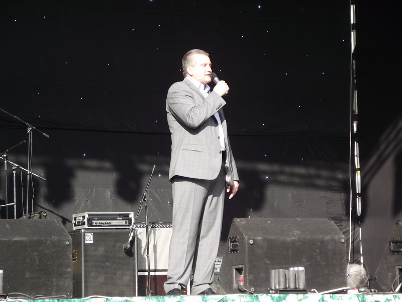 В Симферополе выступили вокальные и танцевальные коллективы