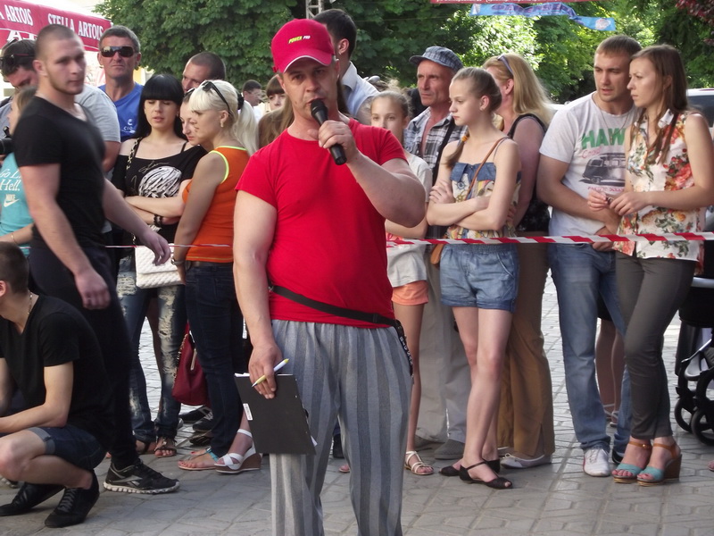 В День города симферопольцы померялись силой