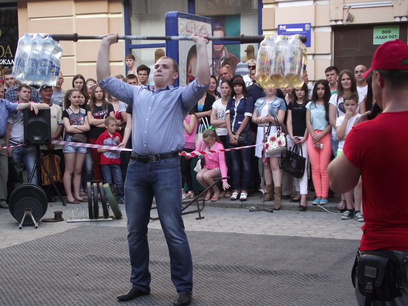 В День города симферопольцы померялись силой