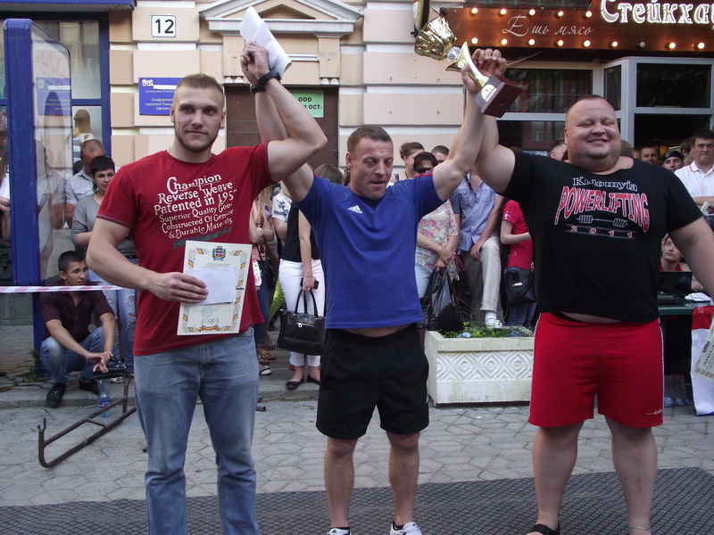 В День города симферопольцы померялись силой