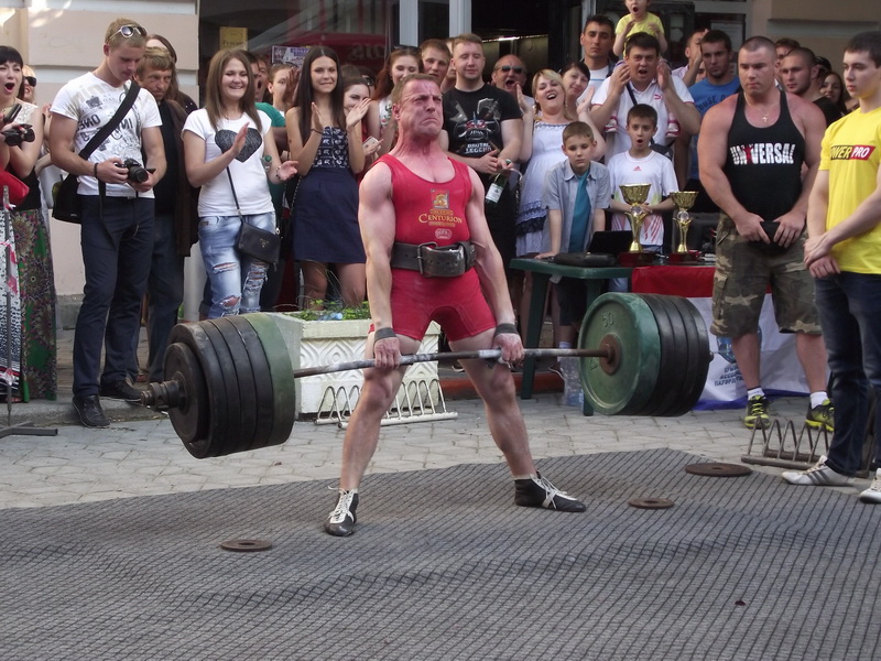 В День города симферопольцы померялись силой