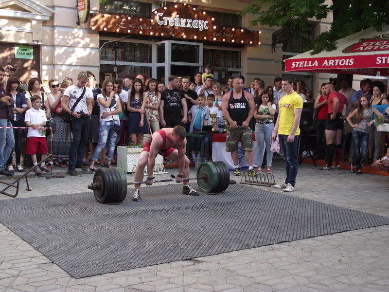 В День города симферопольцы померялись силой