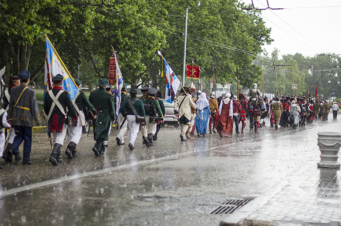 В Севастополе состоялся парад военно-исторических клубов