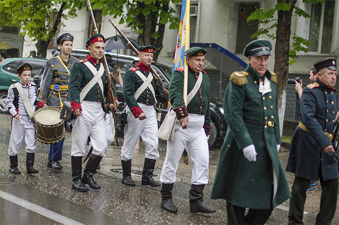 В Севастополе состоялся парад военно-исторических клубов