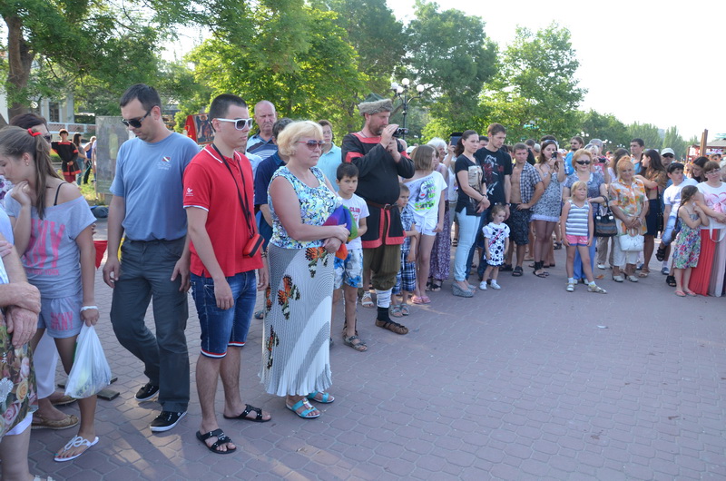 В Феодосии встречали парусно-весельную деревянную ладью «Славяна»