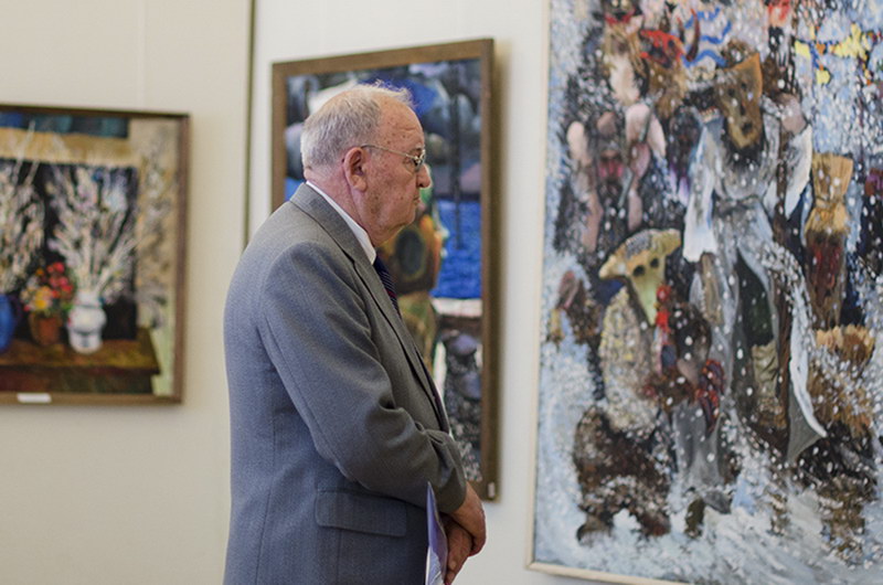 В Севастополе представили картины Геннадия Арефьева