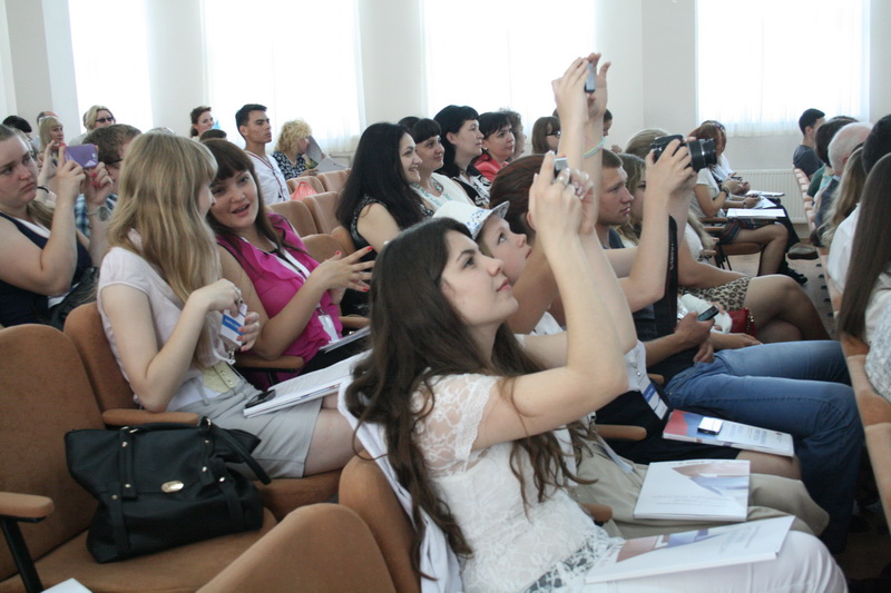 В Симферополе открылся Крымский молодежный форум