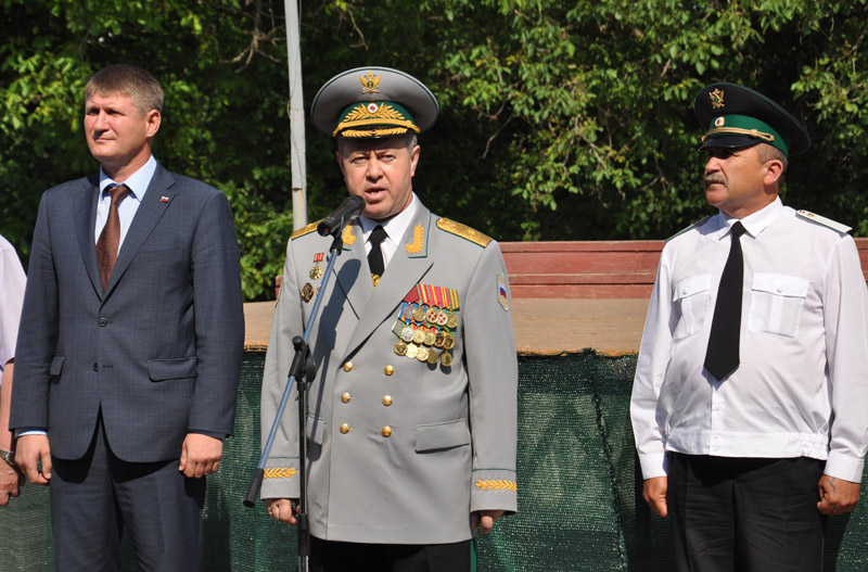 В Симферополе приняли присягу 100 судебных приставов