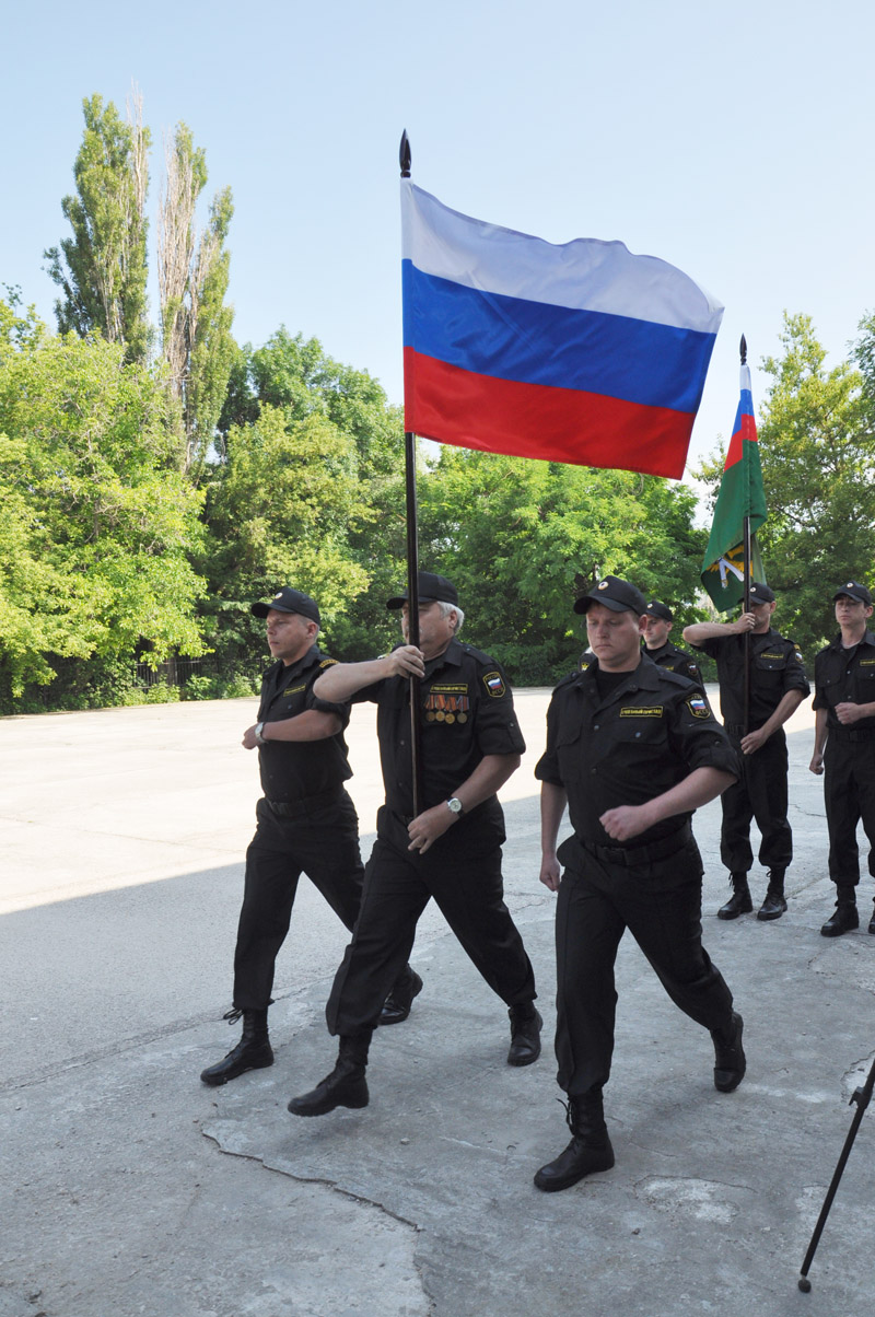 В Симферополе приняли присягу 100 судебных приставов