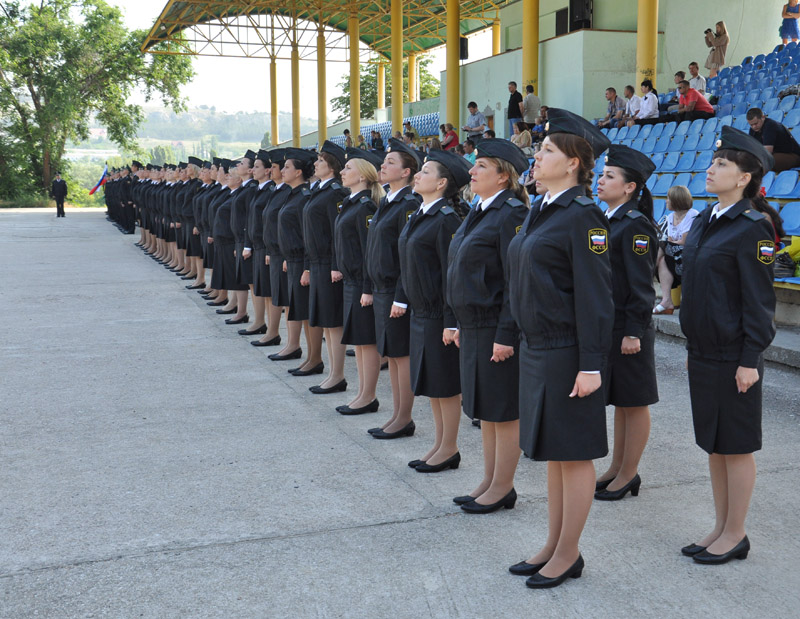 В Симферополе приняли присягу 100 судебных приставов