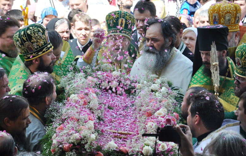 В Симферополе прошло богослужение ко Дню памяти Святителя Луки