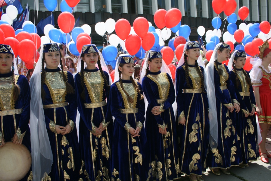 Симферопольцы отмечают День России