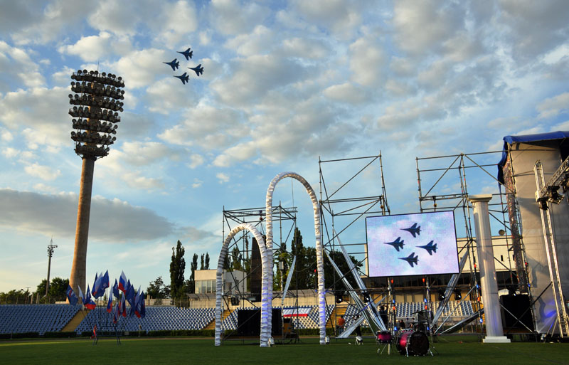 В Симферополе День России отметили авиашоу и концертом