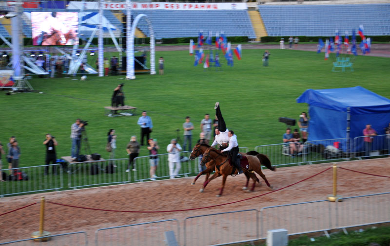 В Симферополе День России отметили авиашоу и концертом