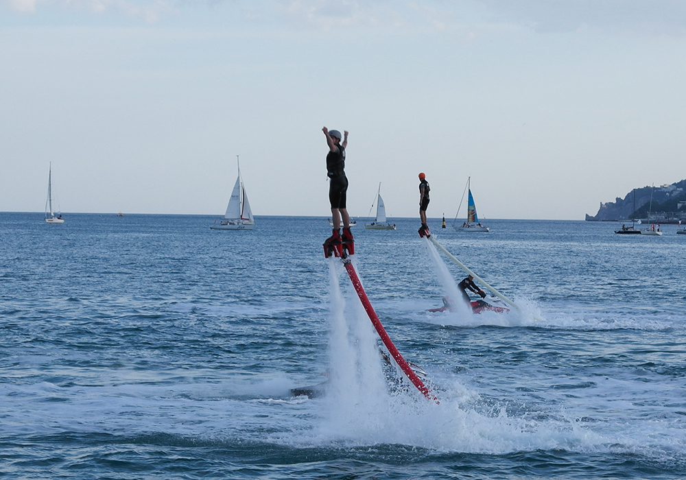 В Ялте прошло грандиозное аква-воздушное шоу
