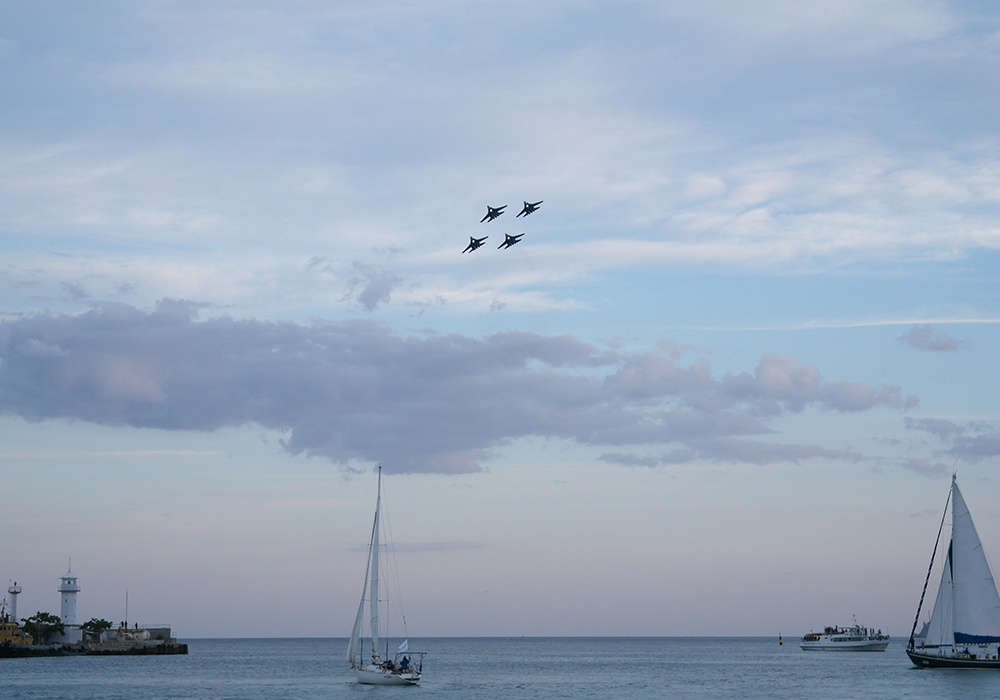 В Ялте прошло грандиозное аква-воздушное шоу