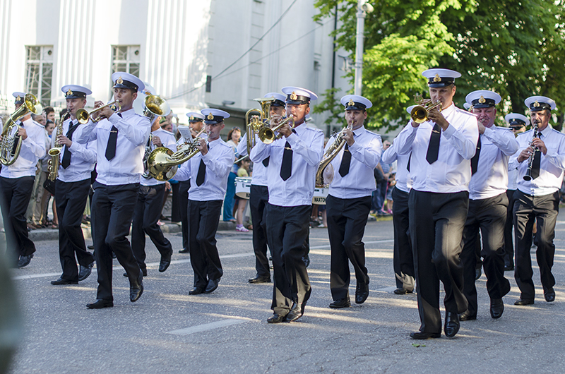 В Севастополе состоялся парад военных оркестров всех флотов России