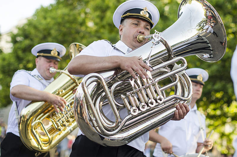 В Севастополе состоялся парад военных оркестров всех флотов России