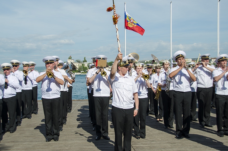 В Севастополе состоялся парад военных оркестров всех флотов России