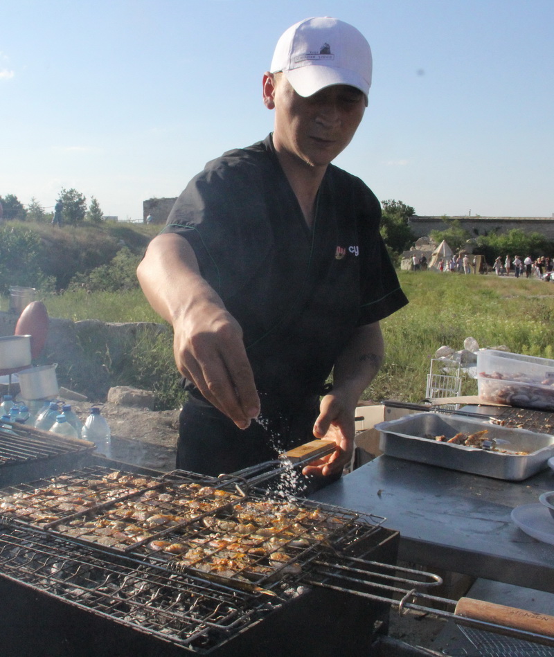 В Феодосии стартовал фестиваль рыбной кухни